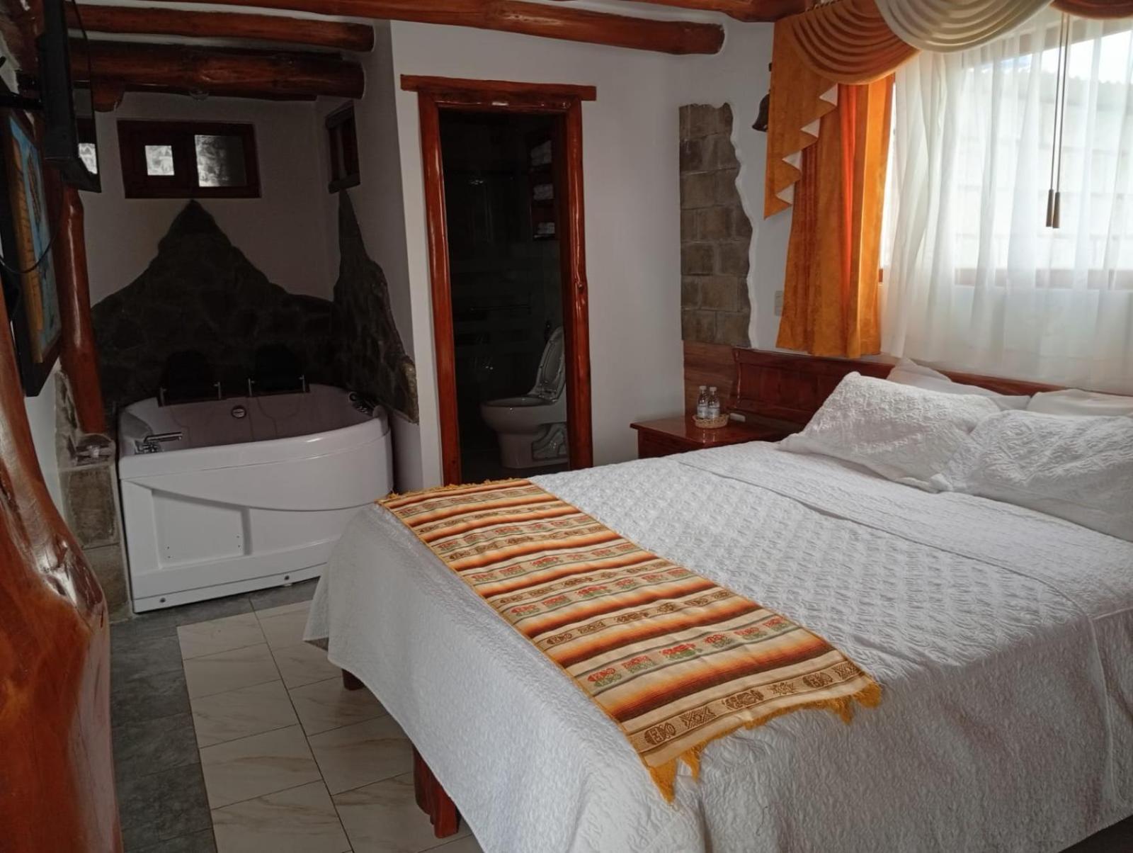 Hotel Maderanegra By Huasicama Latacunga Zewnętrze zdjęcie